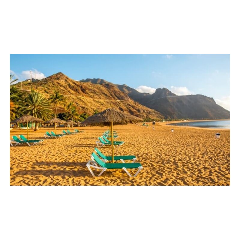 Plage Tenerife montagnes et océan