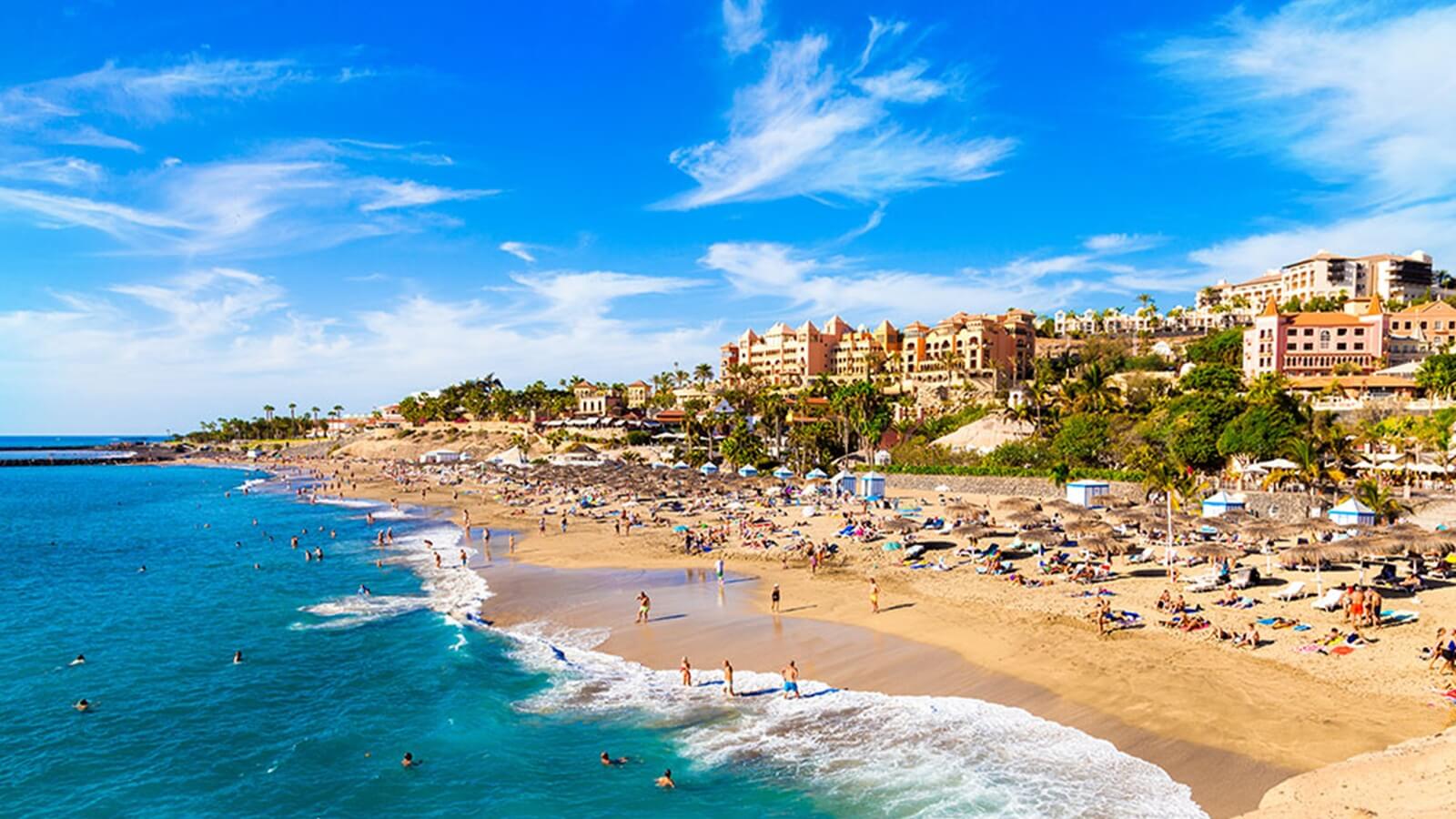 Playa del Duque w Costa Adeje na południu Teneryfy